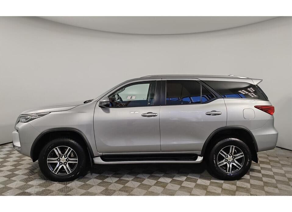 Toyota Fortuner 2.8d AT (200 л.с.) 4WD